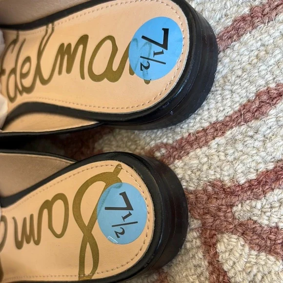 Sam Edelman Linnie Flat Mules - Picture 7 of 7